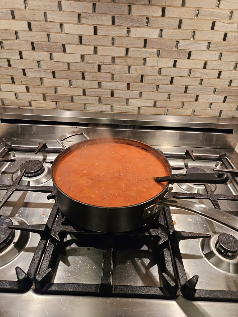 Sleepover Party tweet media