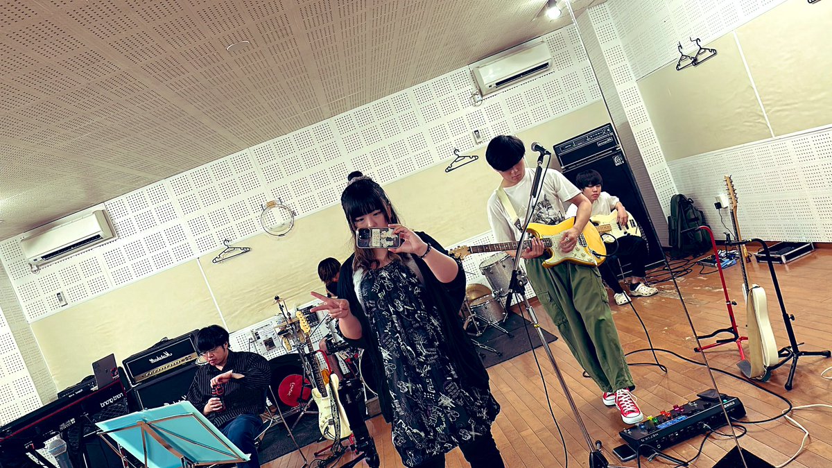 Kuroshika_sp's tweet photo. この後11時からツイキャス配信します！
お時間ある方見に来てください😆 https://t.co/R81nZNkZwb