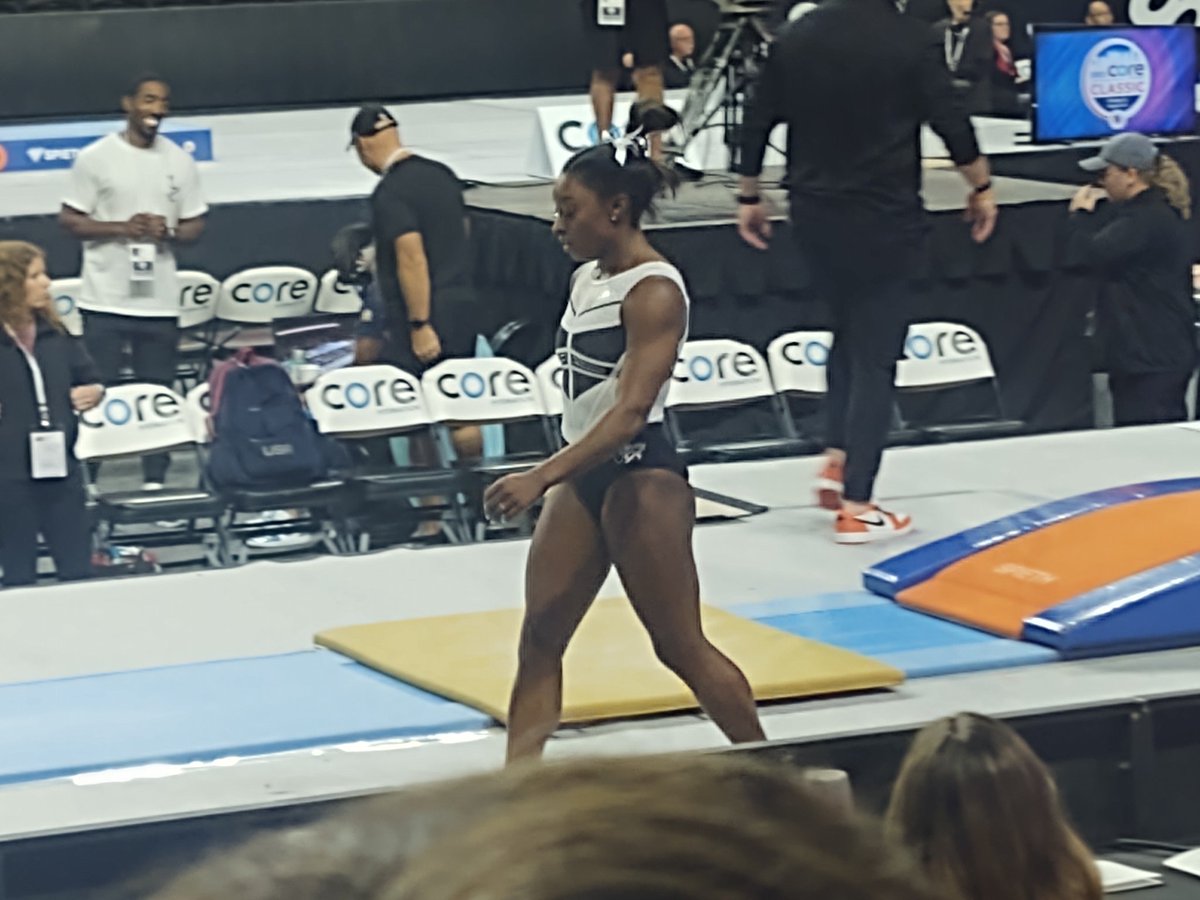 kwanfan1212's tweet photo. There's a GOAT in the building tonight and she nearly stuck a Yurchenko double pike vault cold about ten minutes ago right in front of me. πππ³π #QueenSimone https://t.co/G8n5ivp7Db
