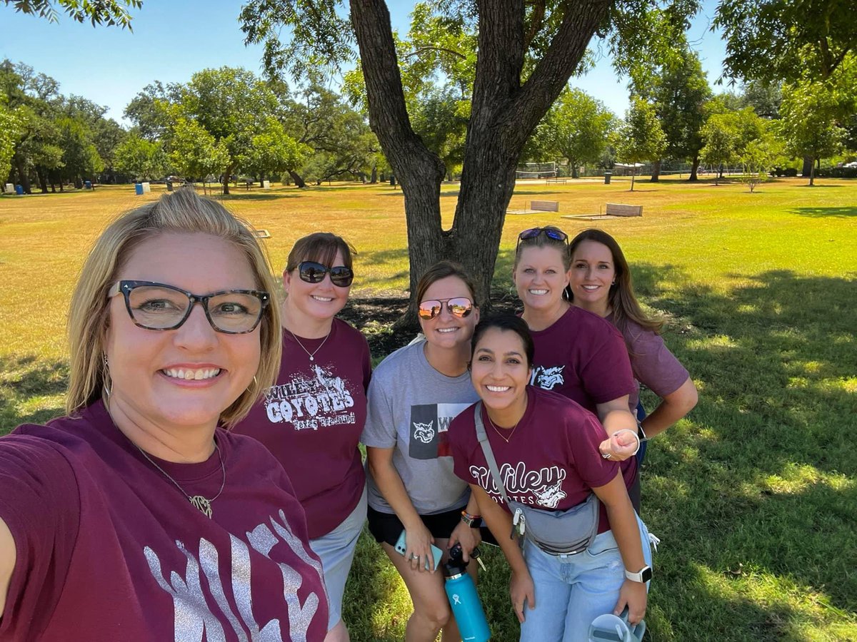 ulatoskiJPE's tweet photo. Thank you to all who came out today for Popsicles in the Park! We loved meeting you all and hearing about your summer. Be sure to check our website for upcoming events like Coyote Camp, 6th grade Open House, and 7th/8th grade schedule pickup! #1Wiley https://t.co/kPsetrQ846