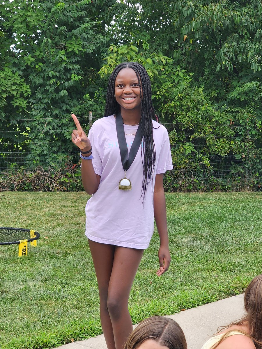 ConstructionLhs's tweet photo. @galesveeb Freshman team bonding at Coach Phillips house. Congrats to Lindy Neeley for winning the Queen of the courts tournament! https://t.co/j8y70NW1Nz