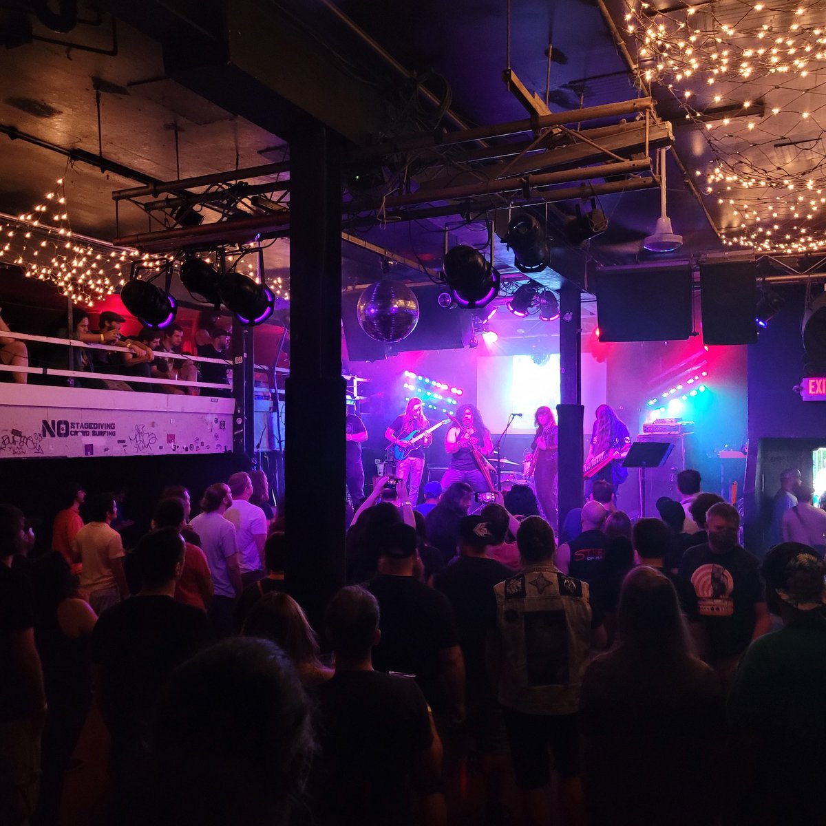 captcrabs's tweet photo. Havent been to a live concer since magstock #bitgen https://t.co/rdtfP3N5u4