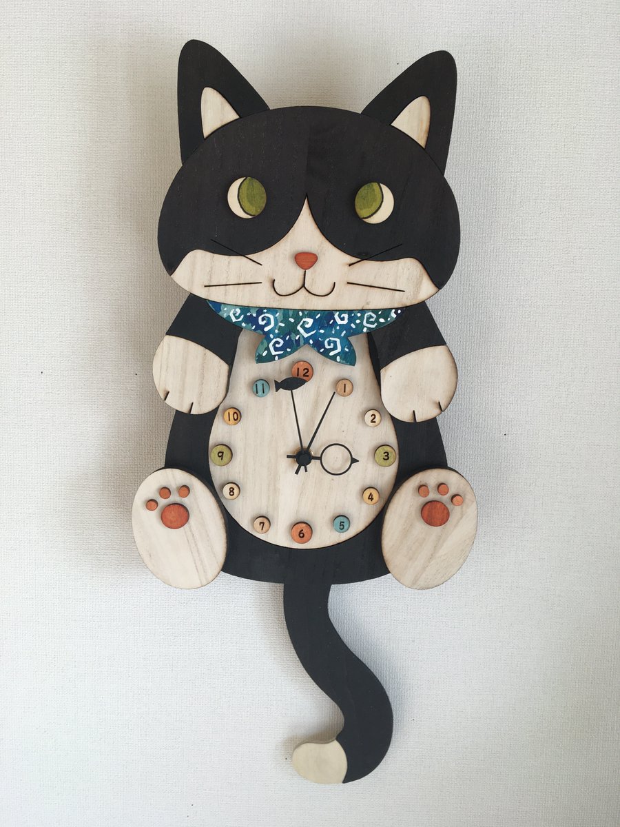 「白黒にゃんこ時計 #こんなん作ってます #手作り #猫時計 #木工 #猫雑貨 #」|NEKO3のイラスト