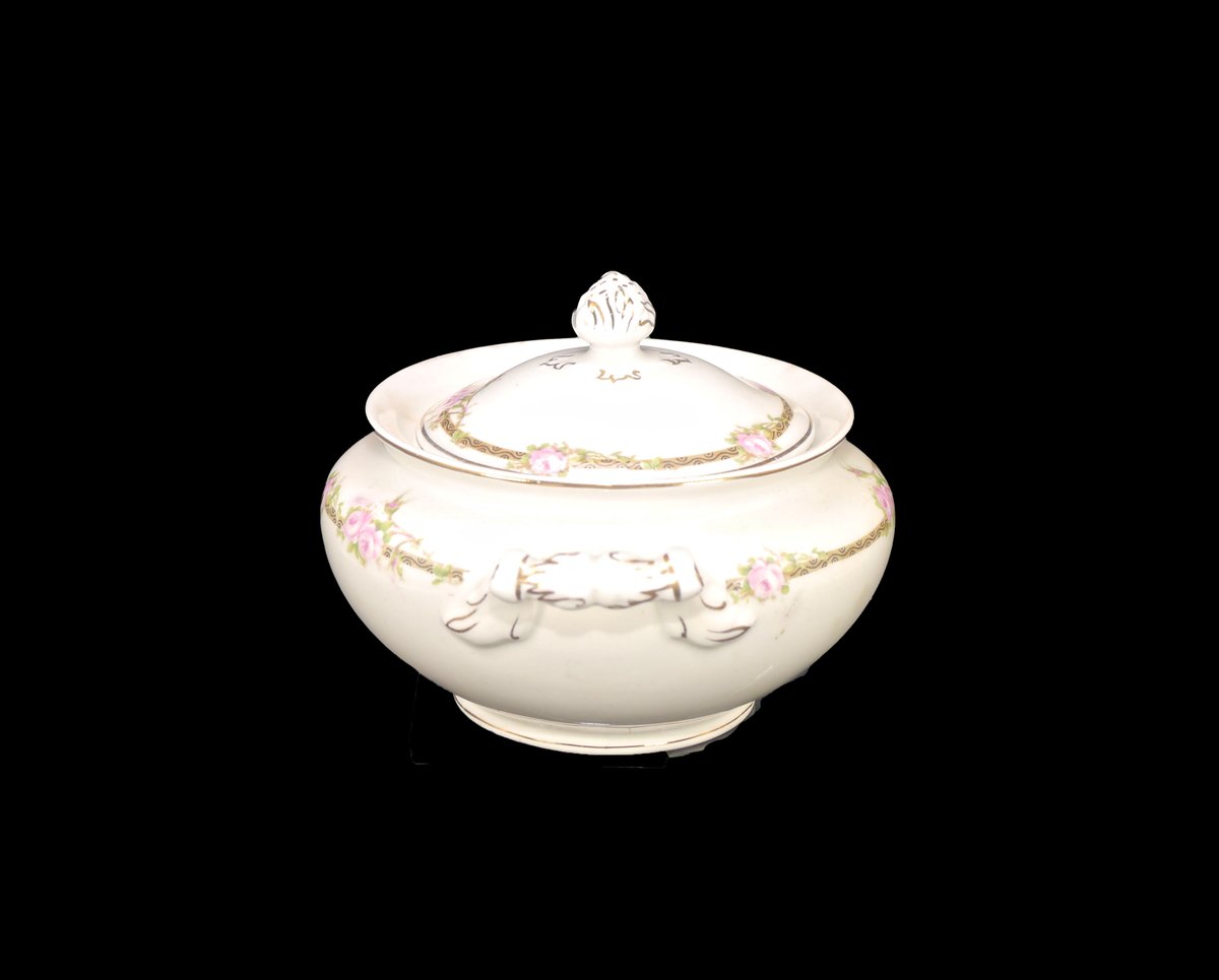 G97816960Girl's tweet photo. Antique art-nouveau era Johnson Brothers JB467 covered sugar bowl made in England. https://t.co/9kk3fCG5EE via @Etsy #BuyfromGroovy #antiqueshop #tableware #dinnerware #antiquetableware #artnouveaudishes #sugarbowl #teatime #coffeetime #JB467 #JohnsonBrothers #JohnsonBrothersJB467 #EtsySellers