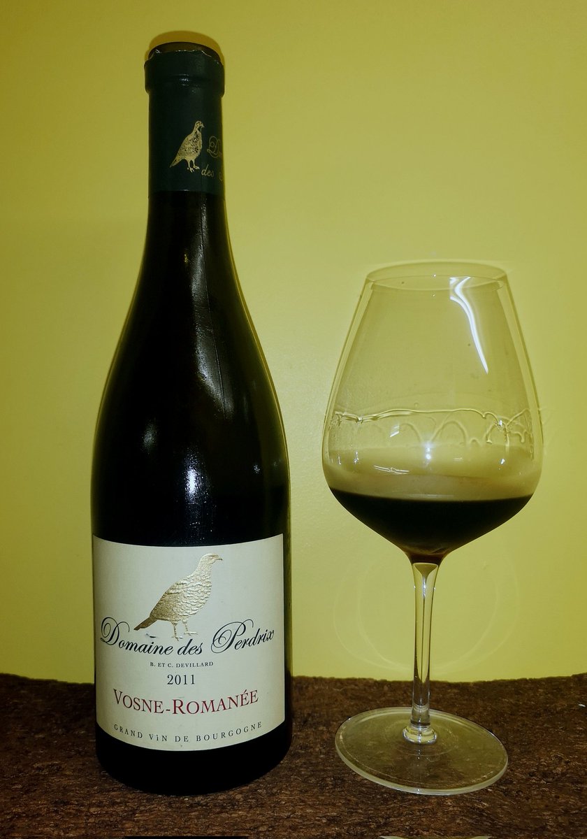 Rincondecata's tweet photo. What a fantastic @BourgogneWines tonight!
A delicious #VosneRomanée from https://t.co/1vius3RuTi made by the 5th generation of the 🇫🇷 #Devillard family. Amazing elegance &amp; fruit purity! #PinotNoir as its finest with a silky and round🍷after 12 years in #cave👏👏 https://t.co/N9LtZncABB