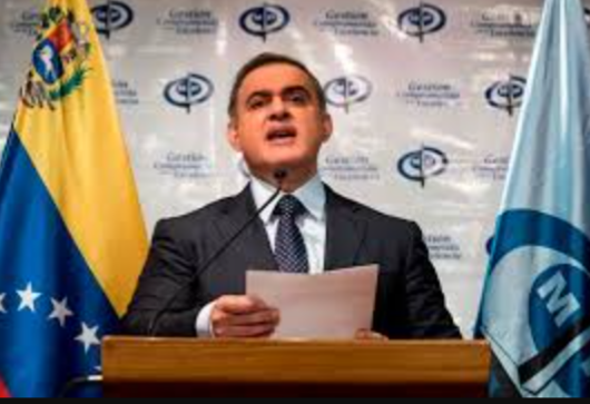 vivassantanaj_'s tweet photo. Si Tarek William Saab no solicita detención del gobernador de Trujillo por amenaza a la integridad física de María Corina Machado o sectores de oposición, estará sentando la "jurisprudencia" del funcionario "mas arrecho" que cuenta con impunidad hasta de matar a "coñazos" https://t.co/sT7UN9SxQB