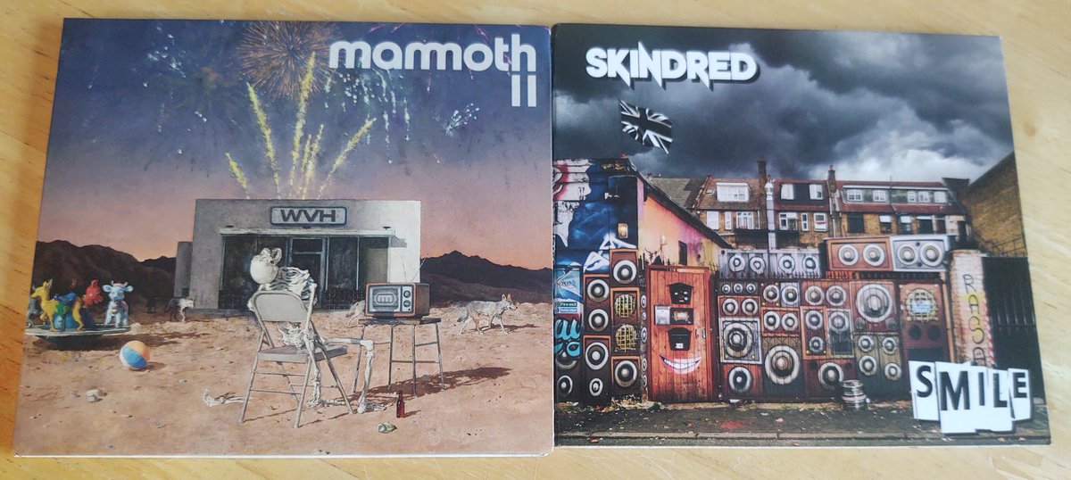 Been looking forward to these #CDs <a href="/MammothWVH/">Mammoth</a> #II <a href="/Skindredmusic/">Skindred</a> #smile <a href="/URockBook/">Underrated Rock Book</a> underratedrockbook.com