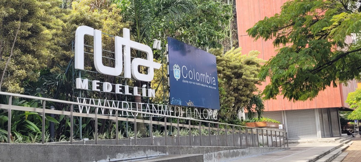BaimaMarina's tweet photo. En Colombia y Estados Unidos concretamos una interacción con el sector privado con enlaces comerciales; la oportunidad de escalado de productos e ingresos al mercado; y alianzas institucionales para posicionar el #HubBIO de Santa Fe
Más resultados 🔗https://t.co/20sbtfmsOw https://t.co/3tMVfgLiL4