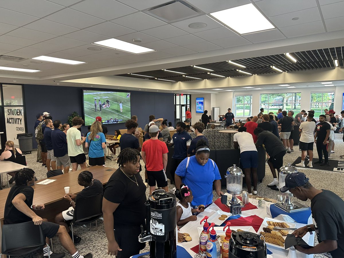 MNUFootball_'s tweet photo. Football social! Welcome Back! #FallCamp23 https://t.co/72p9GGVMlW
