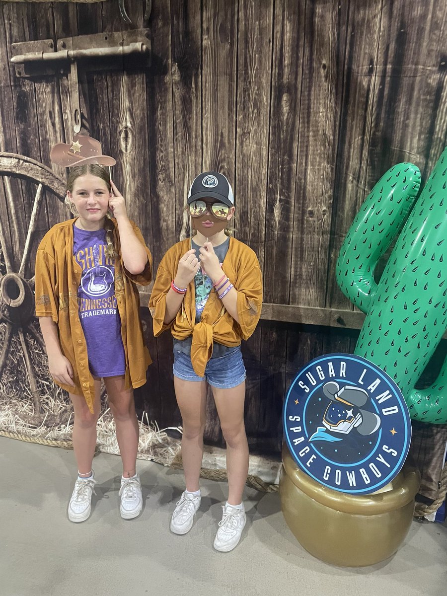 CourtneyQ18's tweet photo. Let’s go @SLSpaceCowboys #readytoride https://t.co/4iENfjvp18