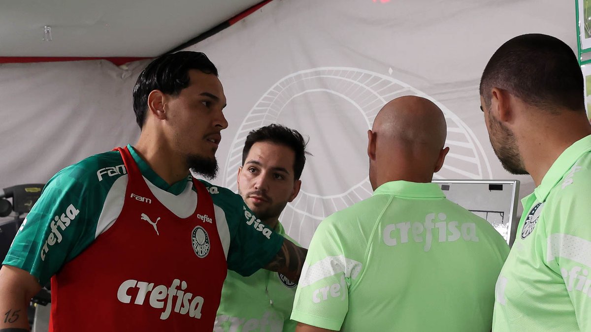 Palmeiras's tweet photo. Os ajustes finais antes do desafio de logo mais 👊

#AvantiPalestra #FLUxPAL
#JuntosNoBrasileirão https://t.co/M7I3JMCPq5