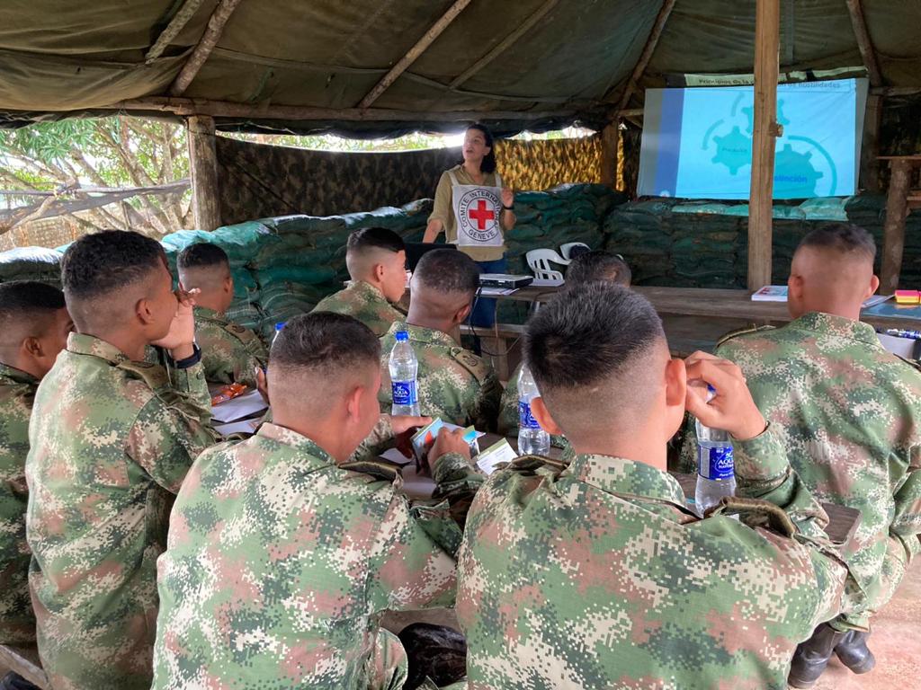 No tomar partido en un conflicto no significa ser indiferente. 

La neutralidad nos permite llegar a las zonas más afectadas por los conflictos armados y aliviar el sufrimiento de la guerra. 

A través de nuestro trabajo podemos beneficiar a miles de personas en Colombia.