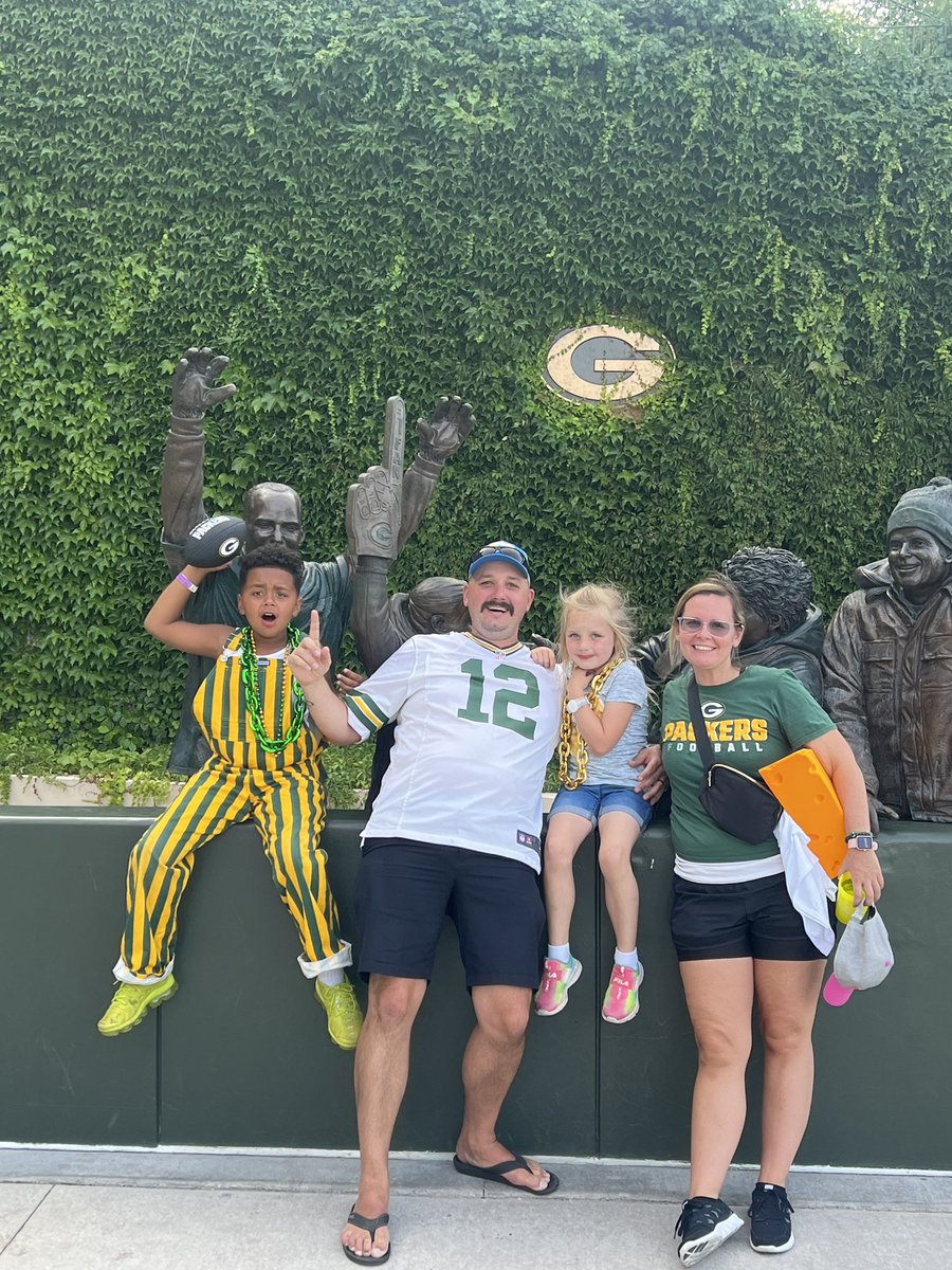 carney1988's tweet photo. @packers #FamilyNight  #gopackgo https://t.co/nIKq8PlZHj