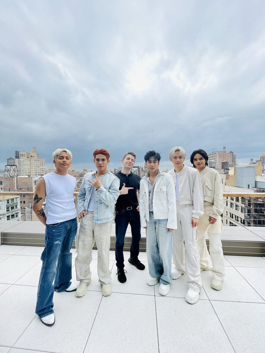 Jeff__Benjamin's tweet photo. So excited to finally get to see @SB19Official's show tonight in NY at @WebsterHall! 

So great to reunite with the guys on Friday. Have a great show, @imszmc @JoshCullen_s @stellajero_ @felipsuperior @jah447798 https://t.co/Rf2Hv4dwuM