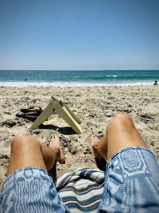 Such a nice beach day! 🏖️ #SouthernCalifornia ☀️ https://t.co/Dbm6zMj7F9<a href="/tag/southerncalifornia"class="tags">#SouthernCalifornia</a>