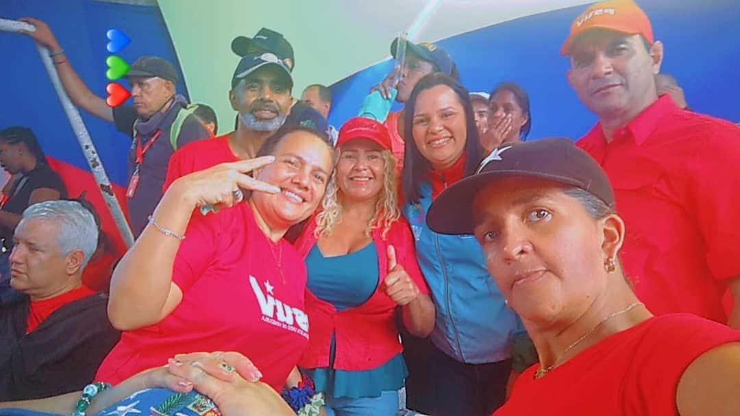 PQUIA PARAISO ACTIVADO EN ENCUENTRO DE ESTRUCTURAS MEDIAS DEL PSUV .  SEGUIMOS ACTIVADOS ! EN BATALLA Y VICTORIA PERMANENTE !  jefa de comunidad Virginia Lopez del clap Carlos Delgado 

Somos vanguardia revolucionaria y Comunicacional