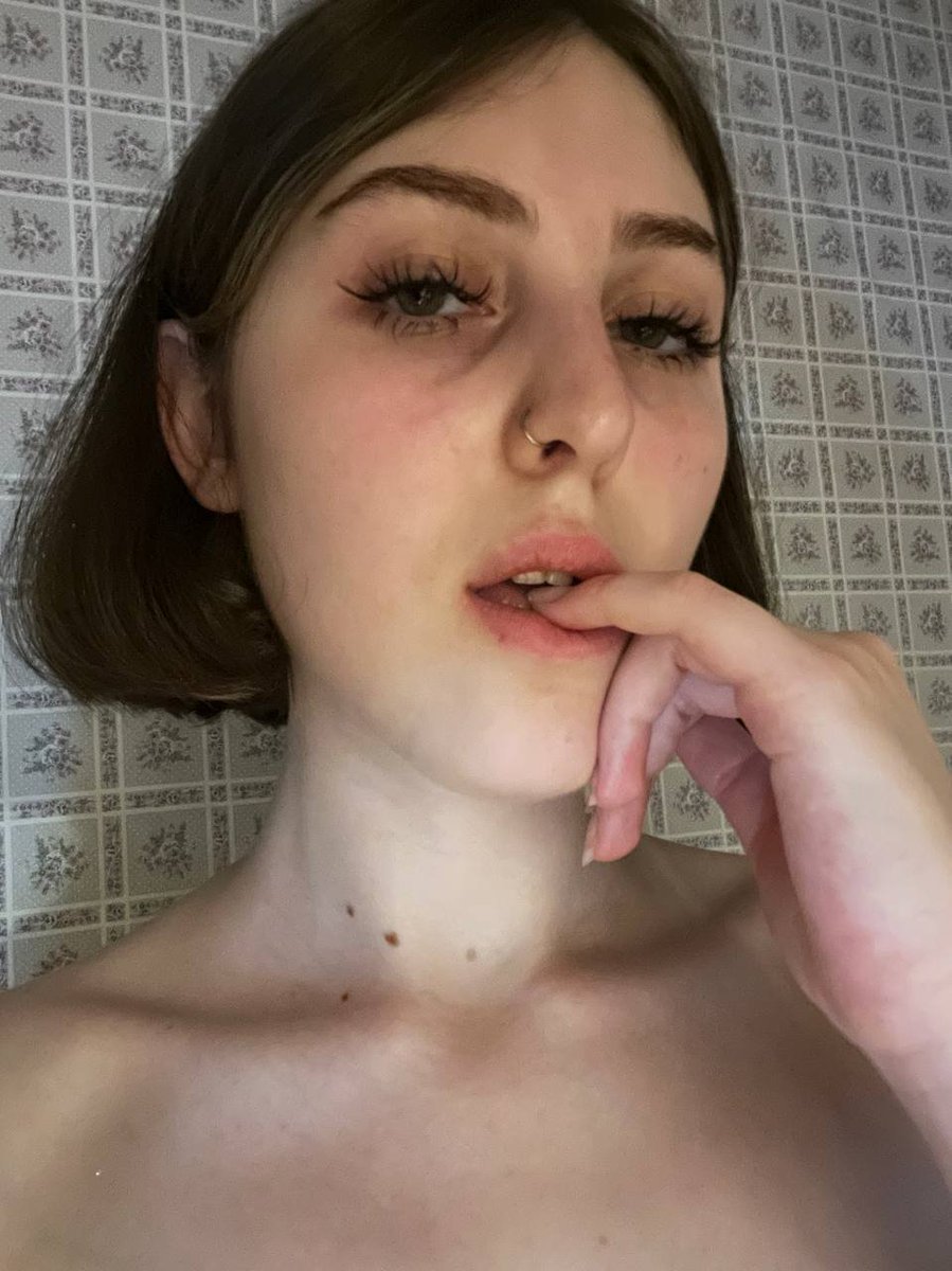 mona_lizza1's tweet photo. What about getting advice from a sexy psychologist? 🥵

https://t.co/qN1eUVE1TD 

#onlyfans #onlyfansgirl #onlyfans18 💦 https://t.co/RAfeumVxGF