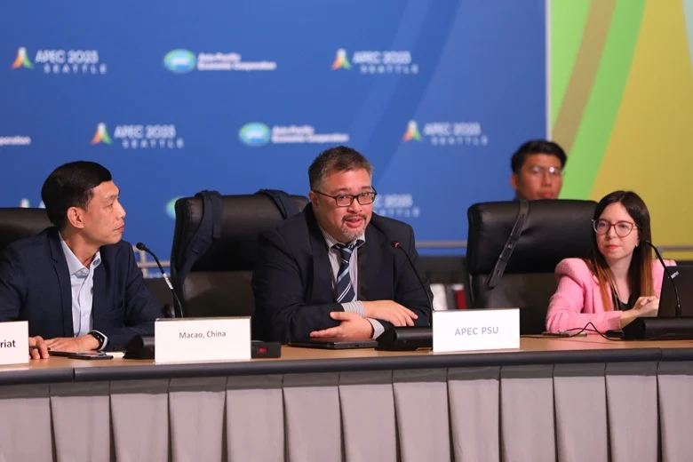 APEC's tweet photo. The two-day 62nd Tourism Working Group Meeting has concluded. Officials discussed future trends with a focus on #tourism recovery post-COVID-19. Economies also shared updates on the activities of the current Strategic Plan (2020-2024) on the four key priority areas. https://t.co/vgdRQihWfD