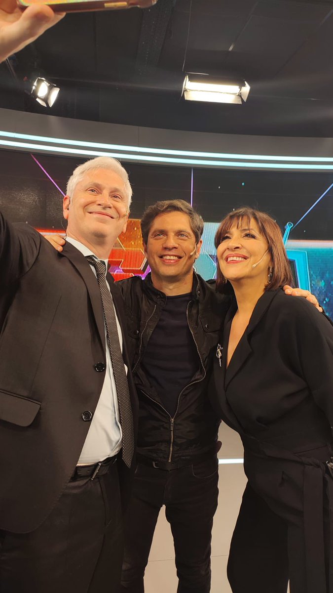 negropolisok's tweet photo. Hoy 9PM nos visita @Kicillofok Todo preparado con el equipo de los sábados de @C5N @FedeOrlandi @anitamaccaroni @mikecastroOk @miltoncesped , el mejor compañero @soyjuandinatale y un montón más que tiran para adelante 🙌 https://t.co/FxudQLQjQL