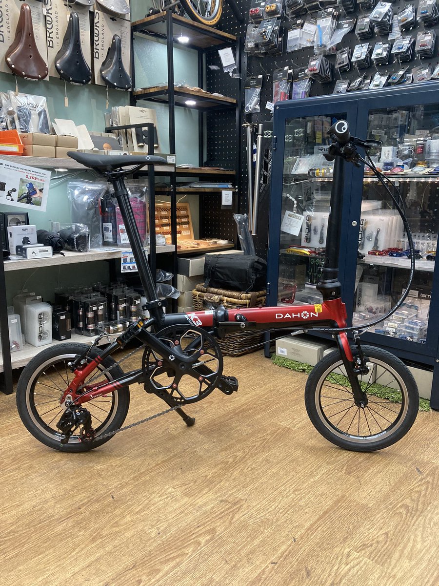 calmaxnabesan's tweet photo. dahon K3 の中古車情報ℹ️
カラーパーツ、エルゴングリップ、センタースタンド、社外リアホイール
♻️価格は店頭にて
#dahon #K3 #リユース #bikemaster https://t.co/BDaoBdAP8G