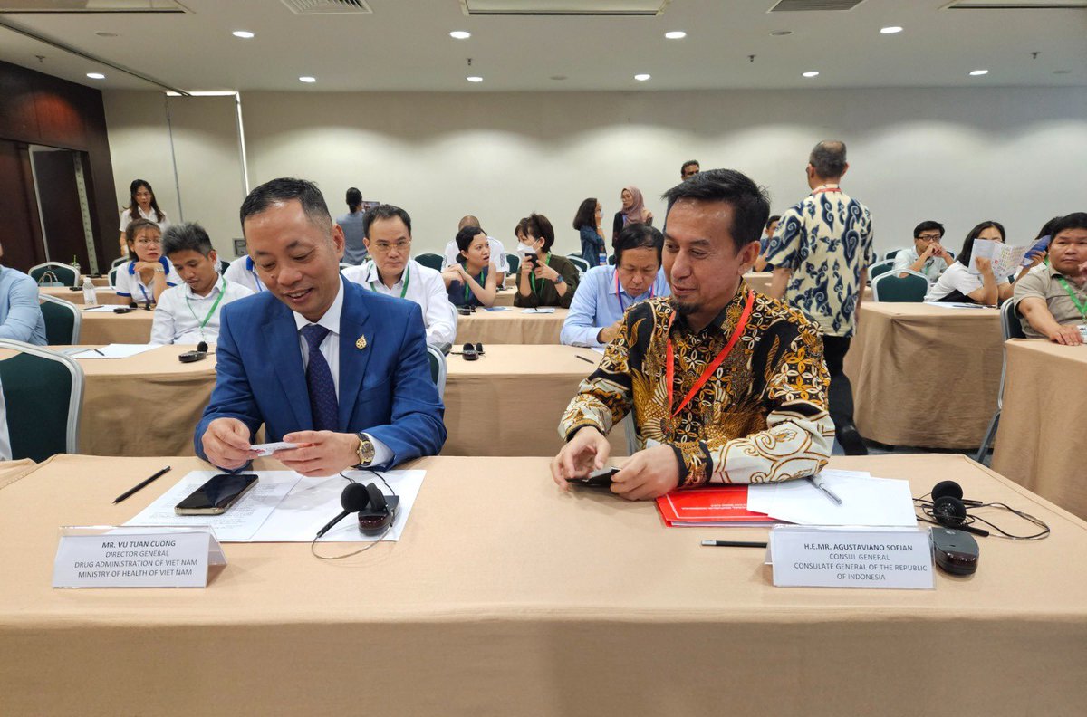 Productive business meeting on policy updates on management of medical devices and pharmaceuticals in Vietnam: Mapping Trade and Investment Opportunities for Indonesia - Vietnam Health Products 🇮🇩🇻🇳

Business meeting held at SECC, Ho Chi Minh City (3/8/23), MediPharm Expo 2023