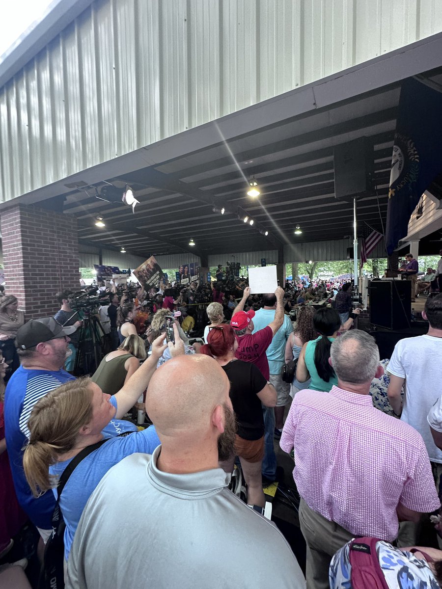 Mr_FrazierKY's tweet image. Fancy living’ with the #KYGOP

Great to see my Republican and Democrat friends, and all those wonderfully independent and in between ❤️