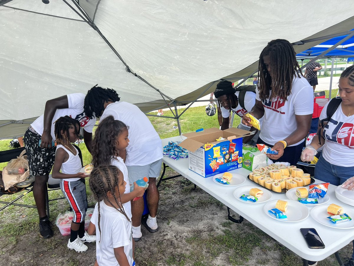 EjayEnnio's tweet image. Today I kick started the EJAY initiative. Truly an Empowering Joyous day by some Ambitious Youth! We had a blast giving back to the little brothers that will essentially be the future of other generations to follow.We provided halftime refreshments fruits post game meal and snack