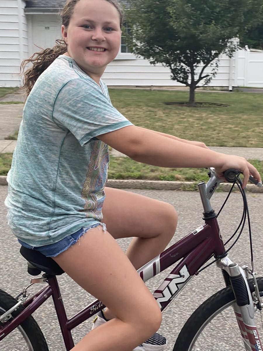 MrsOshinski's tweet photo. @BballWarehous Day 5: Susan switches it up and goes for the bike today… then realizes how long it’s been since she’s ridden 😳… back to the hoop and laps in the pool instead 😃#NoDaysOff https://t.co/5B4y1IgUtw