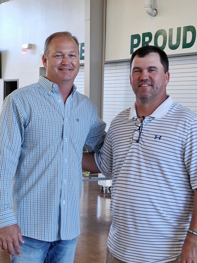 A special thanks to Sheriff Jason Ard for providing a meal for our football team and parents!  Coach Mahaffey, Assistant coaches, players and parents really enjoyed it. Thanks again Sheriff Ard for serving Walker High Football!