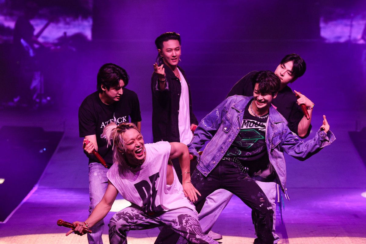 ACTJISUS's tweet photo. iKON TRULY OUTDID THEMSELVES LAST NIGHT —- BEST iKON MNL SHOW EVER! #iKONinMANILA2023 

they off the roof &amp; not even iKONICS’ energy wears them out! definitely one the best 4 hours of my life! Nothing much has changed! iKON are still THE B-E-S-T! 🥹💯 #iKON https://t.co/LwFXL1DPRA