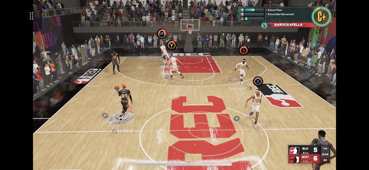BAROCKAFELLA's tweet photo. @Beluba can 2K finally gives us the ability to identify every position on the court WITHOUT the ball on Offence AND Defence? Can we just Tap LB or L1 as a reminder so the icons will pop up in Rec for people who play with randoms? It would lead to better communication in parties. https://t.co/sYkYk0bLnq