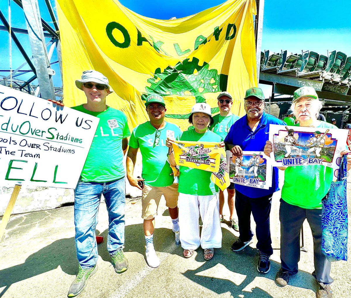 jeanquan's tweet photo. Former #Assemblyman #SandreSwanson joins the #tailgate party at the #BayBridge game today. We discussed possible state legislation to make teams more accountable to hometown cities. 
#SellTheTeam #FisherOut https://t.co/FpXqRicq66