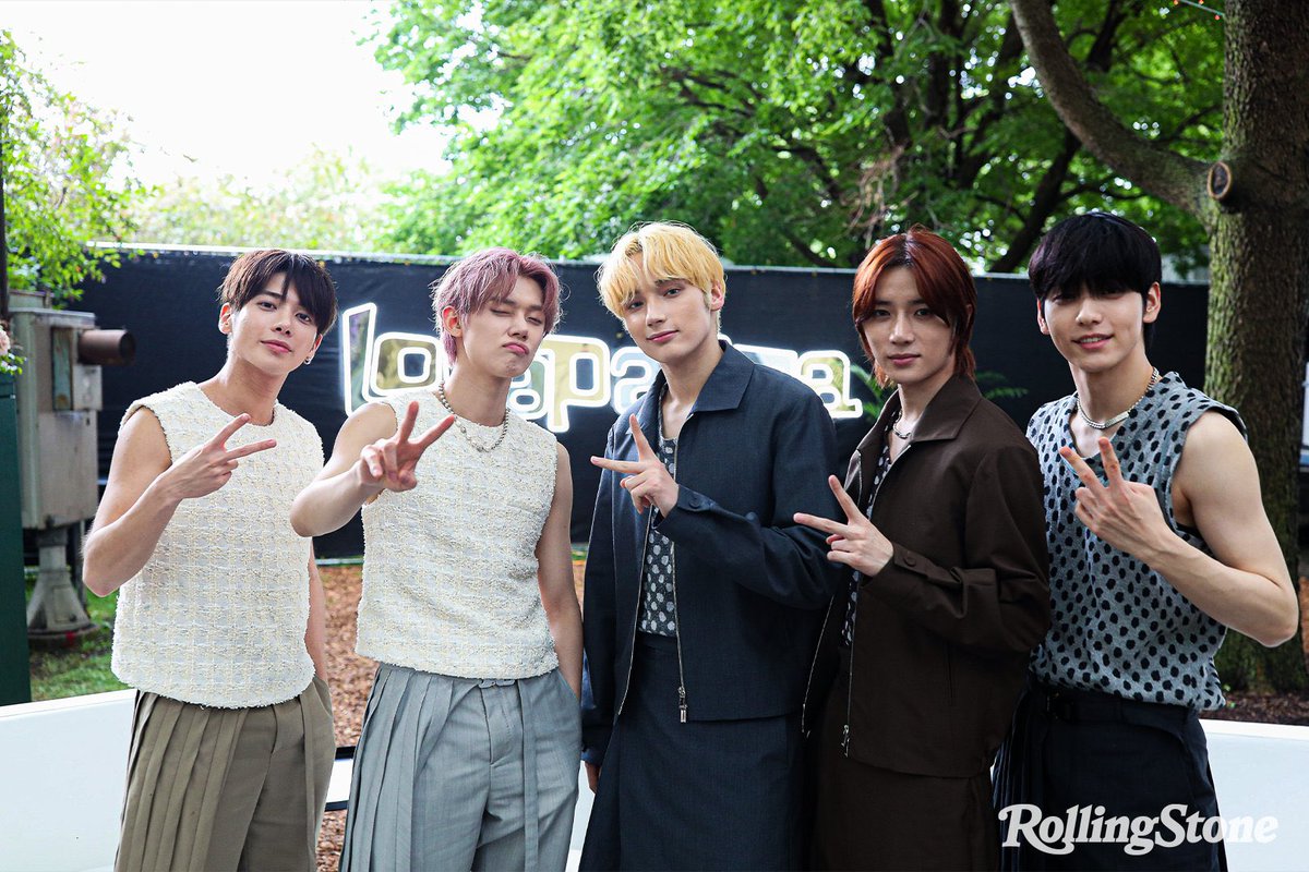 txt_sarangdan2's tweet photo. 애들 오늘 롤라팔루자 착장 🩶🩶 https://t.co/po8KnIWUKE