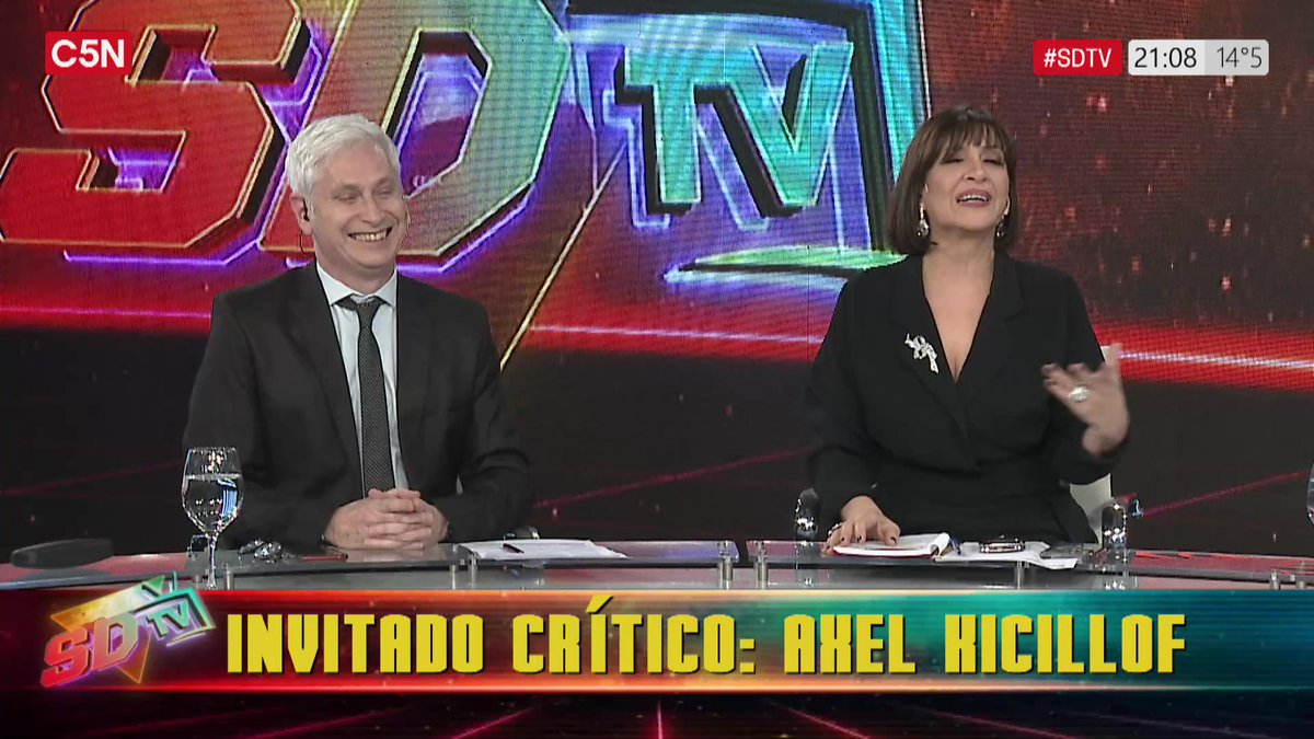 C5N's tweet photo. 🔥 AHORA | Ya empezó #SDTV con @soyjuandinatale y @negropolisok

📲 Hasta las 23 hs. por @C5N y en https://t.co/9fxDe5JViU https://t.co/DaQ7ljFXvz