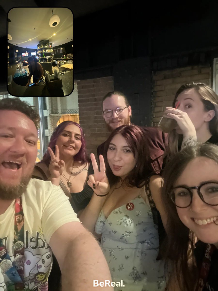 sarahlcatherine's tweet photo. my friends are cool https://t.co/YAWkzqbLlt