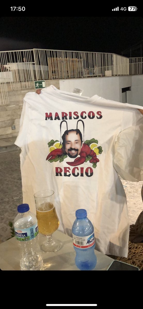 RubeenViceente's tweet photo. Gente me he comprado la mejor camiseta #eonoe #mariscosrecio #nolimpiopescado https://t.co/vVDspKVuCQ