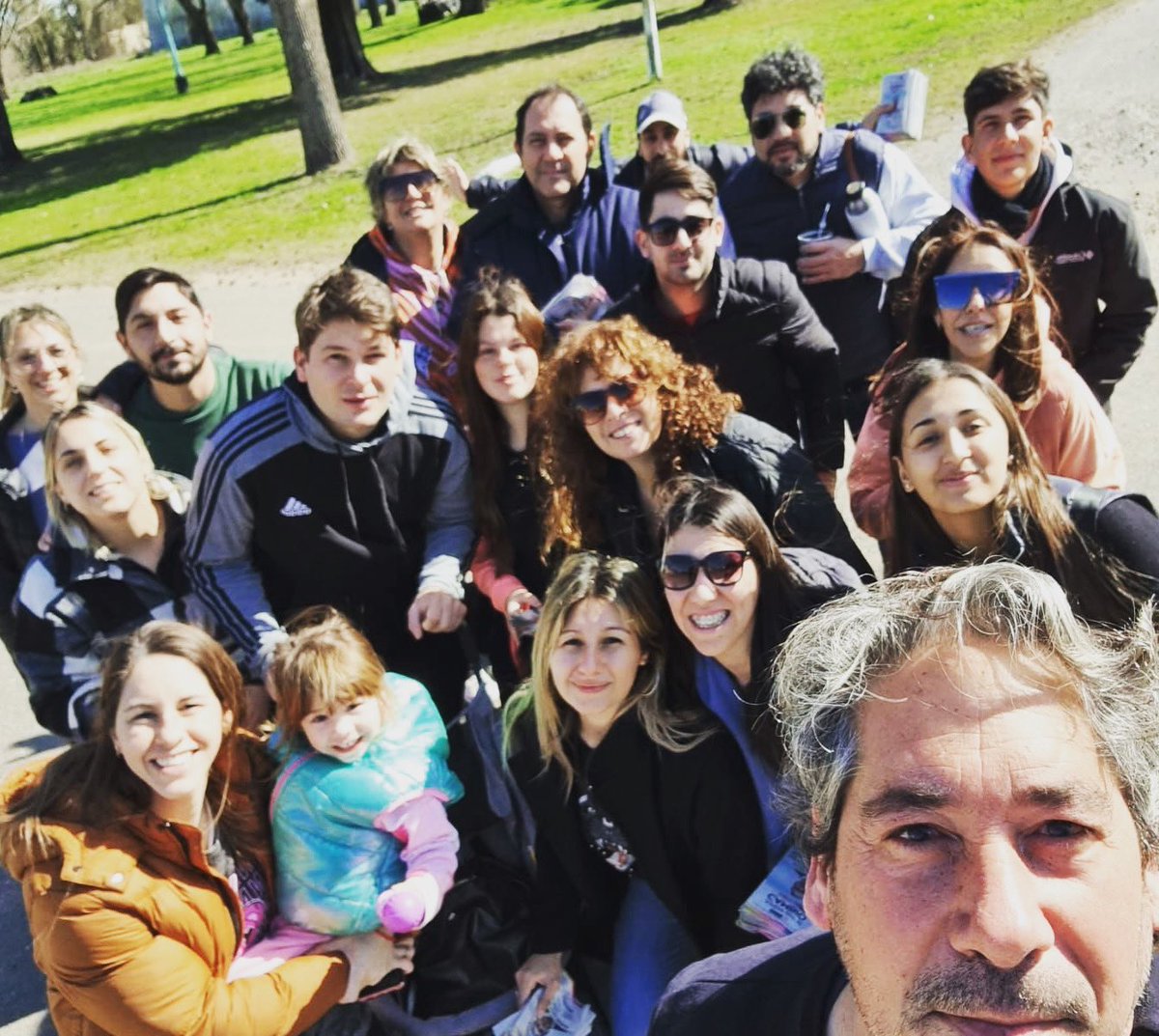 Que corran todos los demás, nosotros vamos caminando! 🚶‍♀️
#Equipo #Caminata #Recorrida #Elecciones #LaFuerzaDelCambio
MG2023💪