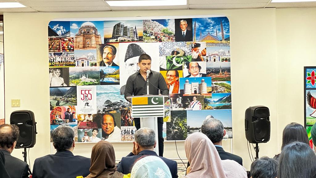 PakinToronto's tweet photo. The Consulate General of 🇵🇰 organized an event to mark Youm e Istehsal e Kashmir. A large number of people from all walks of attended the event @ForeignOfficePk @PkPublicDiplo #5august
#youmeistehsalekashmir https://t.co/CyxK3kzkca