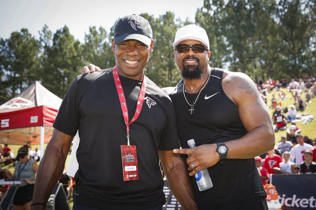 Welcome back, Dirty Birds! 😊 In honor of the 25th anniversary, we hosted members of the 1998 NFC Championship team. Felt so good to be reunited!