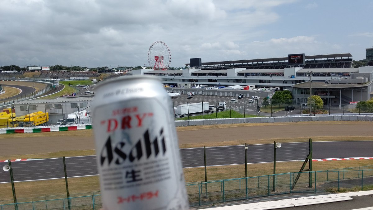 vfr_v4's tweet photo. 今年も8耐来ましたよ、と
暑いのでとりあえず🍺 https://t.co/Pc5Ebaf69Y