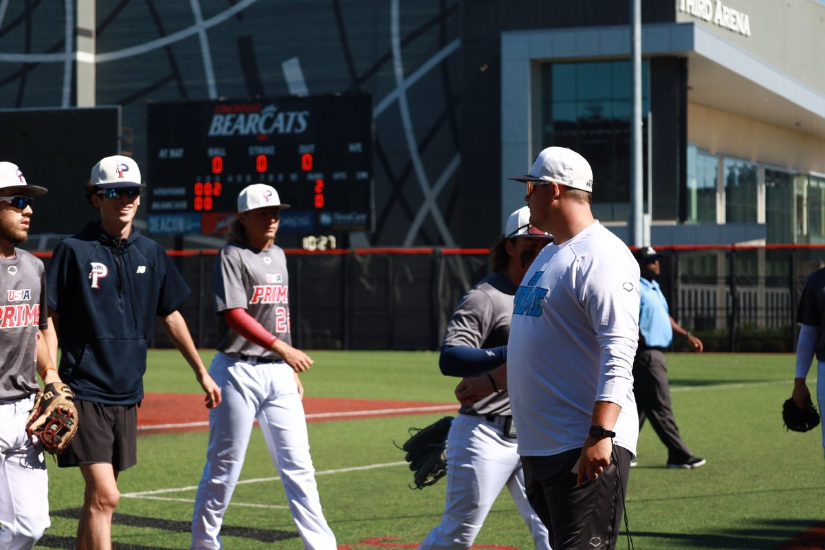 tommydamon2's tweet photo. Extremely grateful for the opportunity to coach @USAPrimeMI17u over the past two summers! 

Very cool experience playing around the country and helping our guys get to the college level. I couldn’t have asked for a better group to work with on and off the field!

#primeontop https://t.co/WwO9LrsdFG