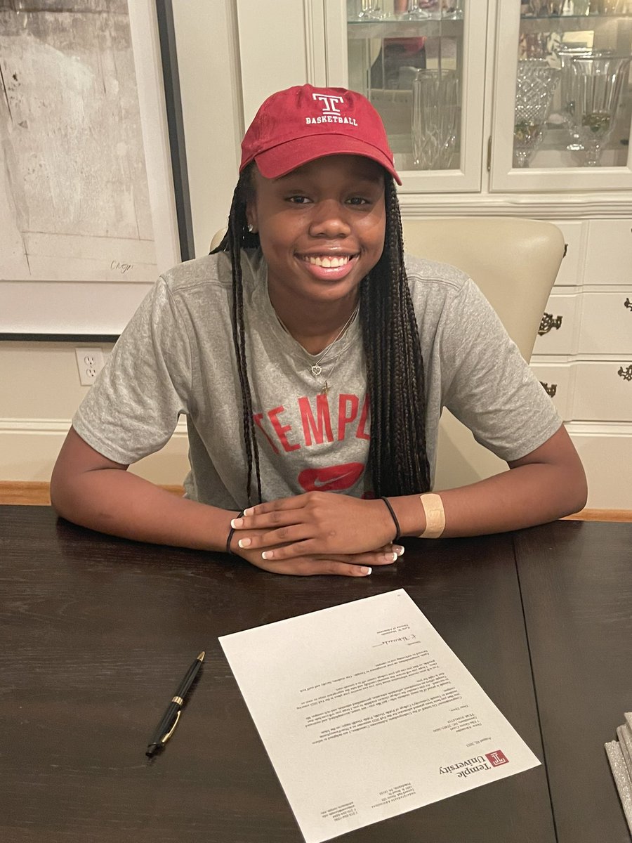 OFFICIALLY AN OWL!!❤️🤍🖤
@aunteem <a href="/dalexarover/">Darryl Alexander</a> <a href="/templewbb/">Temple Women’s Basketball</a> <a href="/CoachDianeRich/">Coach Rich</a> <a href="/coachmyles/">.</a> <a href="/duke_2_temple/">Wanisha Smith</a> @Shenita_Landry <a href="/CoachCCurley05/">Cheyenne Curley-Payne</a>