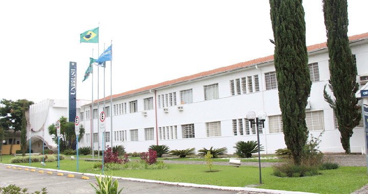 Professora do UniBrasil é homenageada