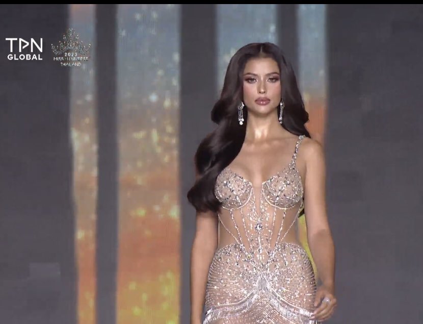 rererepare129's tweet photo. ใจชุ้น ใจฉันไปเวทีเเม่ละนะ 🥹 #แอนโทเนีย #MissUniverseThailand2023 https://t.co/9iuJG6cTMS