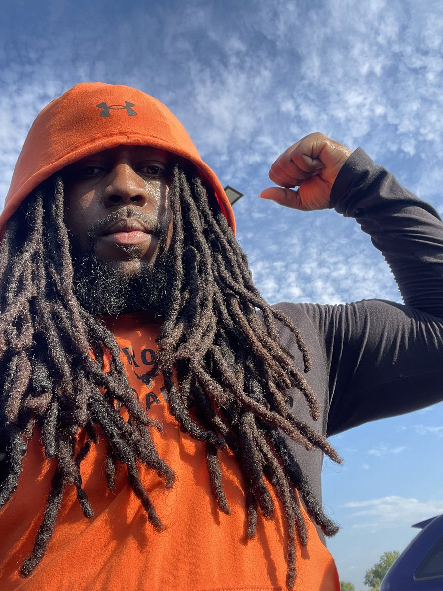 battlemetaphor's tweet photo. Hey everybody I’m back working out and working on my mind, body and soul. 🏋🏾🧘🏾♂️🏊🏾♂️🥊🏃🏾♂️ Come along with me for the journey‼️ #GymBro #SundayStrength #M4M #GetStrong #MetaphorMuscles #Fitness #Muscles4Muscles #DrinkWater #MetaphorMiracles 🤫 #Millions4Millions https://t.co/tB34lfTWYU
