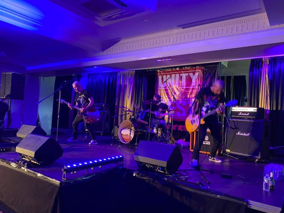 LoGOz_UK's tweet image. 1/3 Amazing @LoGOz_UK gig at #unityfest we had a blast! Great to watch loads of class acts - @LoudmouthPunk / #HiFiSpitfires / @XSLF1 / #TomSpencer / @FirstWavePunk / @JanusStark1  / #2Sevens / #DesperateMeasuresNZ &amp;amp; #CherryB who smashed it! 
@PeeshNE63 @PaulLoGOz @ChrisYorkUK