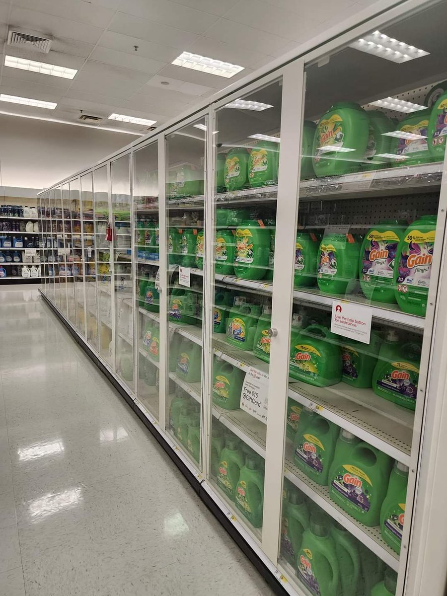 ManSitChoAzzDown tweet media