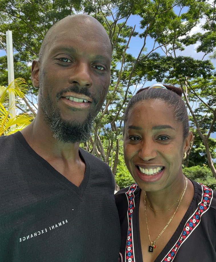 MrsDonoHoe's tweet image. Happy Wedding Anniversary to my #PartnerInCrime @OblahMan 

#19Years 👰🏽🤵🏾