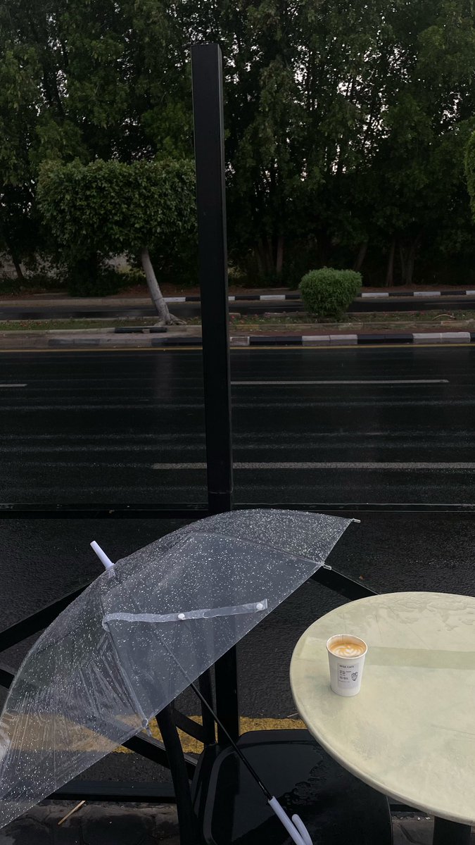 sm___alq's tweet image. مطر و المكان المفضل 🤍.
