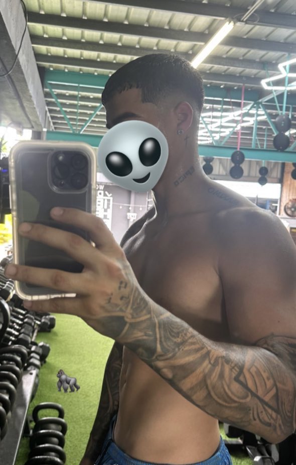 .wolfsouttathebag posted to his story: